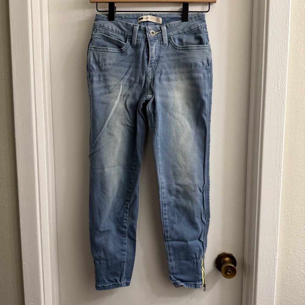 Levi's Light Blue Denim Leggings with Zipper Ankles White/Silver Tab
